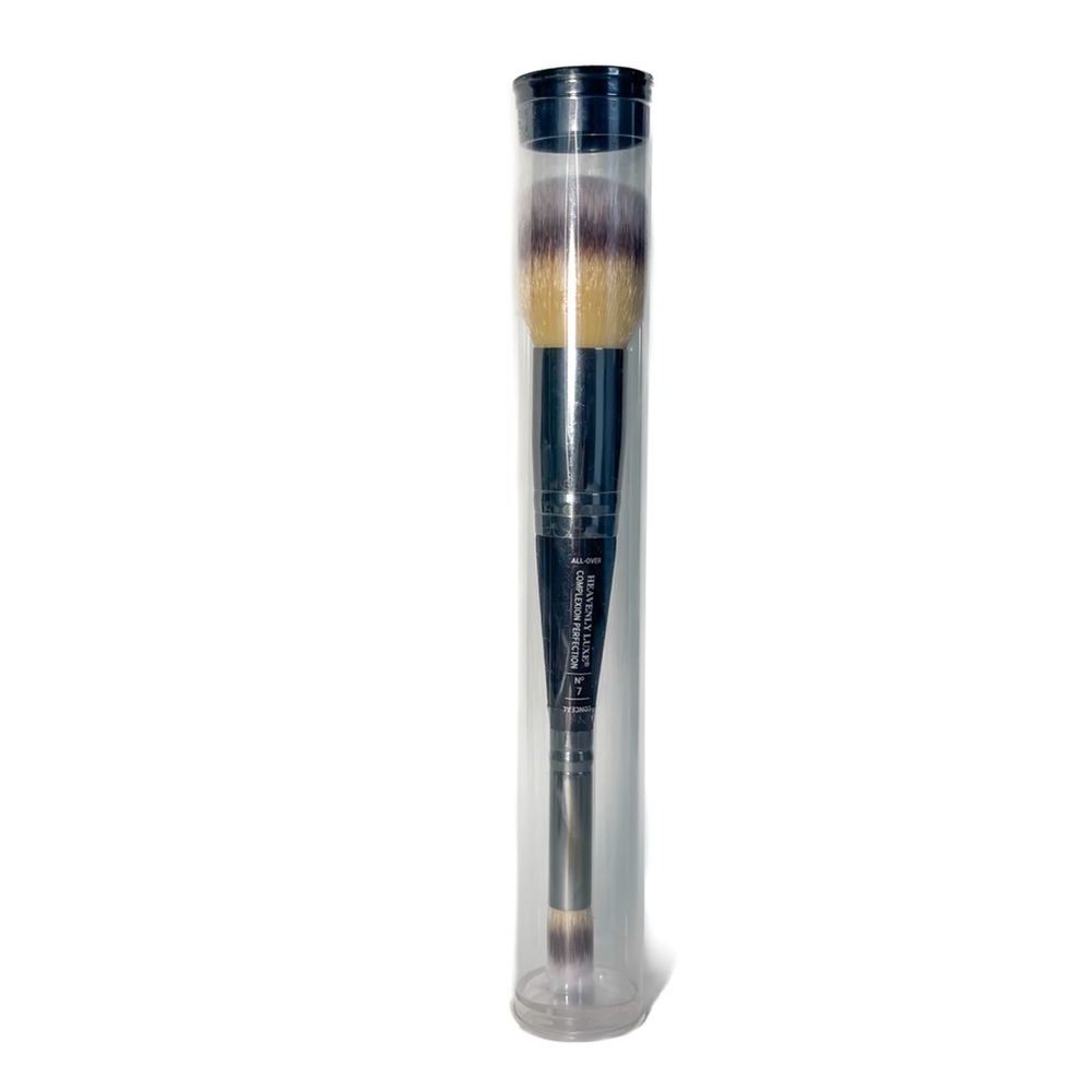 IT Cosmetics Brush #7 Heavenly Luxe Complexion Perfection dual-ended brush No. 7